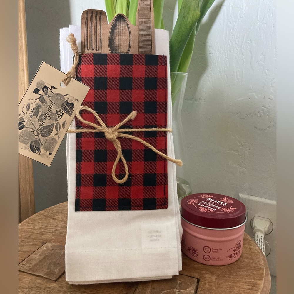 Buffalo Plaid Utensil Pocket Napkins